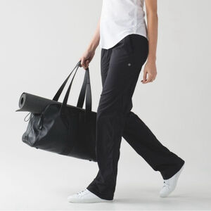 Lululemon Dance Studio Pant III (Regular) *Unlined 
Black Size 4